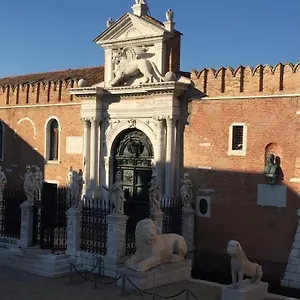 Damiana Venice